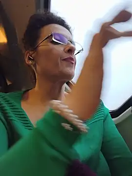 RebeccaNoble - Vibe my pussy hard🥵🥵 in train5 minCtrl