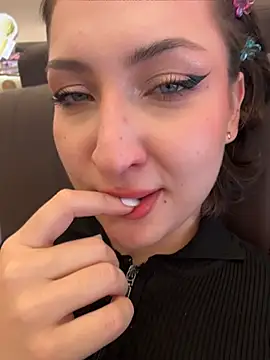 KatyVibes - more boobies show <3