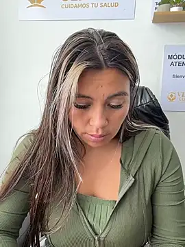 LIZ-06_ - I oil my ass and slap it x20