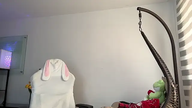 Anto_herrera - fingering my pussy