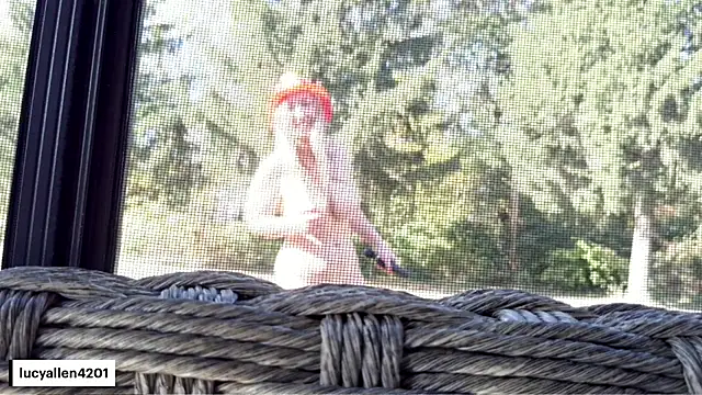Lucyallen4201 - Spread Ass