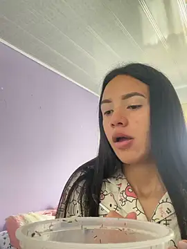 Marianahb-e - Flash pussy open
