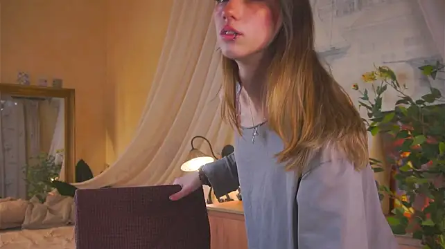 LindaNocket - sexy move my hips and tease u with waist