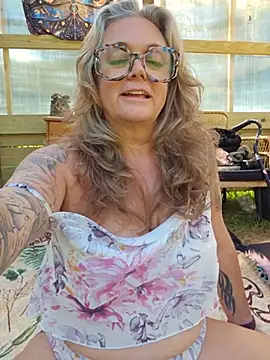 Blondejenn - Pussy peak