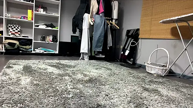 Simmisweet - Bite My Finger 😋