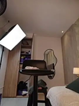 Lola__sweetx - twerking hard