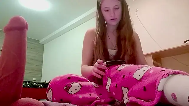 CecilleSollors - Touch the baby with a dildo using feet
