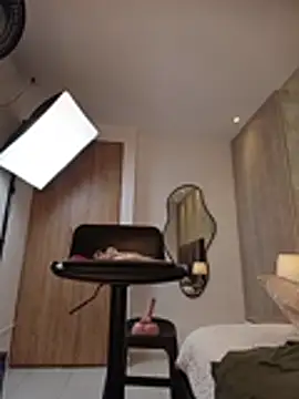 Lola__sweetx - twerking hard