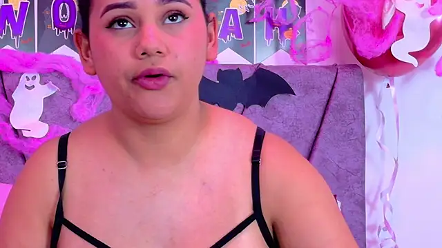NahomyEvans - Show My pussy