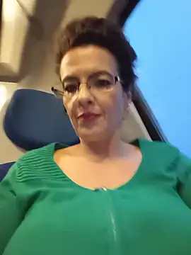 RebeccaNoble - Vibe my pussy hard🥵🥵 in train5 minCtrl