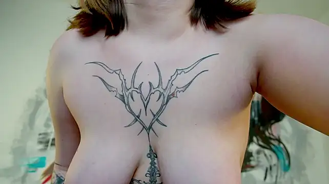 LaCasaDelLoca - Take off my bra straps