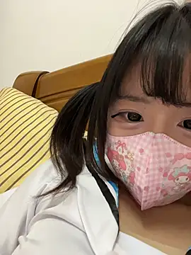 Yuemmy_6152 - 脱上衣五分钟