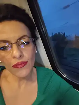 RebeccaNoble - Vibe my pussy hard🥵🥵 in train5 minCtrl