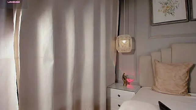 Allisonpariss - zoom pussy + saliva 🤤