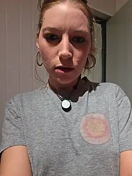 XLisaxx - gode 14 cm dans mon cul !!!