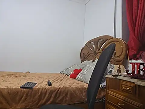 Julie_Boronat26 - INSIDE TWO FINGERS IN MY ASS😈