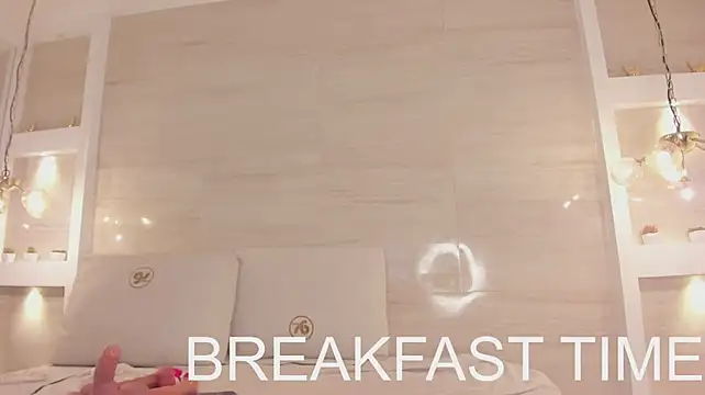 Chloe_murray - Go to bed, open legs and spread pussy 🧡