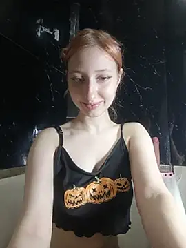 Emi_Rouz1 - Show your chest
