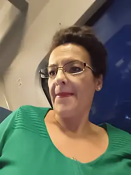 RebeccaNoble - Vibe my pussy hard🥵🥵 in train5 minCtrl