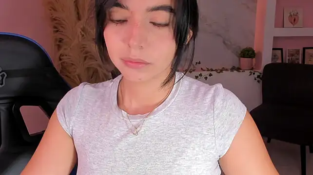 NicolRoss_ - Hi Nicol 🥰