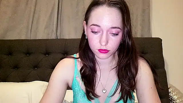 ItsEmilyrosexo - lube up ass and twerk 🍑