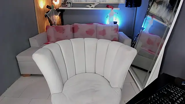 Janinne_lu - show feet + spit