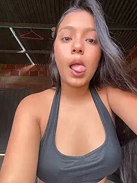 Baby_morena12 - Squirt in my virgin pussy + finger in my