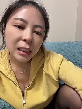 YaoYao8888 - 只穿内衣裤直播5分钟