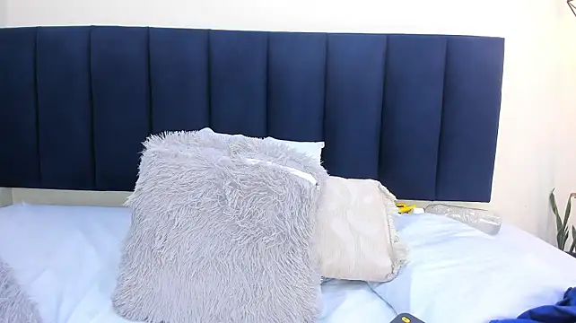 Mayaevansmg - full dildo in my ass