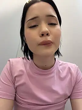 Kitty_sixseven - PUT SKIRT ASIDE (FLASH PUSSY)