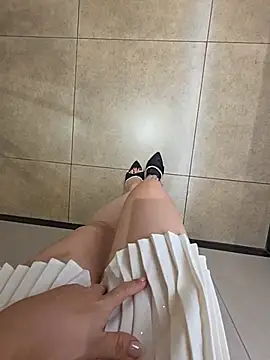 Mina-02 - Naked in public restrooms