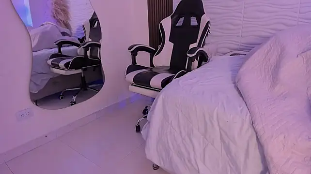 MissyAndNova - cum face