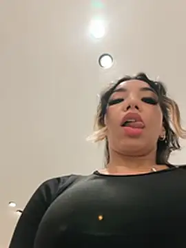 I_amAly - Make my new anal toy vibrate