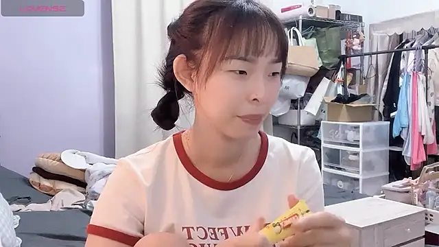 Peachyu - 開表演換情趣衣服慰慰玩玩具