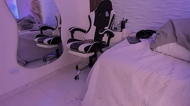 MissyAndNova - cum face