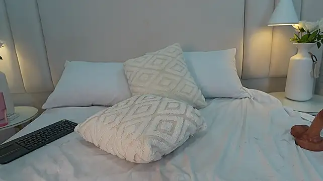 GabyJones_