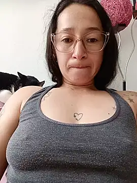 Emilypoppy3 - Riding a big toy