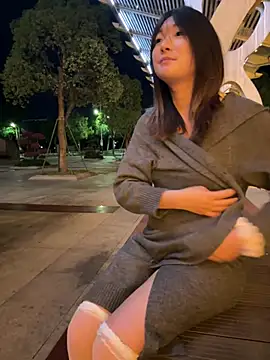 Biaomei520 - 披着外套裸体跑一分钟在公园