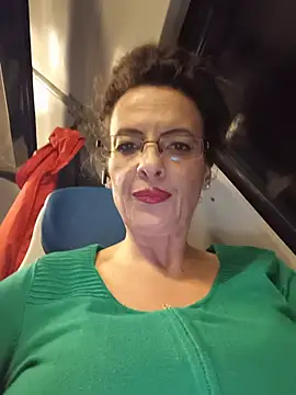 RebeccaNoble - Vibe my pussy hard🥵🥵 in train5 minCtrl