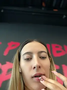 Kloe__t18 - Show boobs at gym