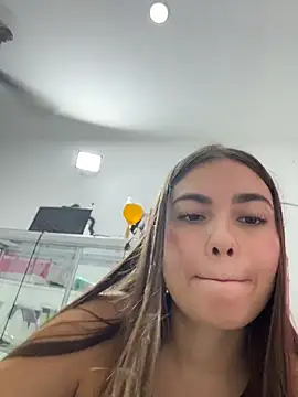Rapunzel069 - show ass+ Spank ass 5x 🍑👋 + oil