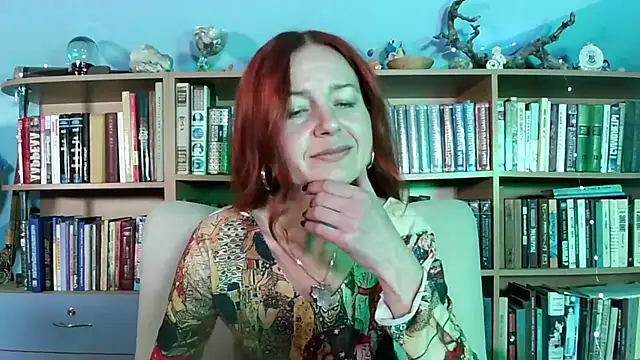 Foxilady357 - I show my legs