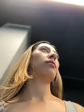 Kloe__t18 - Show boobs at gym