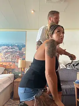 Bossyroxy84 - Topless 5 mins