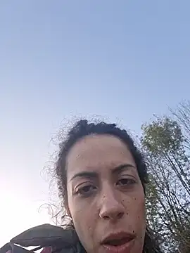 Fabiolagg - Volta pro meu pais, estou vivendo na rua