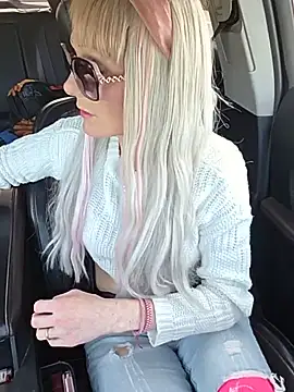 BeautifulBustyBlonde - Drive naked 20mins
