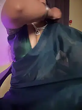 ToxicCurves - Show pussy closeups