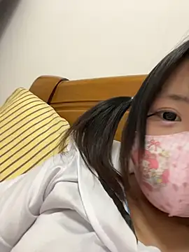 Yuemmy_6152 - 脱上衣五分钟