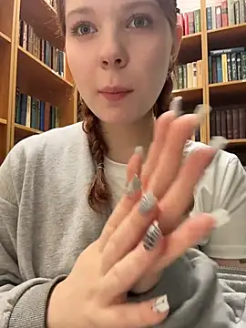 Freaky__Nikki - pull down my panties and show pubis 🍓