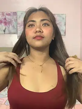 YaraSmith - topless and hands up🤪